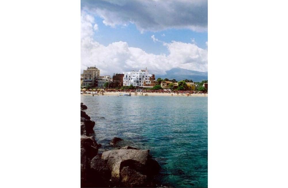Villa Athena Giardini Naxos Exterior photo